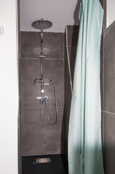 Magnifique Duplex Proche Cours Julien Apartamento